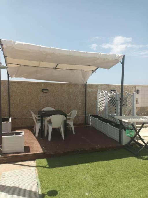 Appartamento Con Giardino A 3 Metri Dalla Spiaggia Taranto Ngoại thất bức ảnh